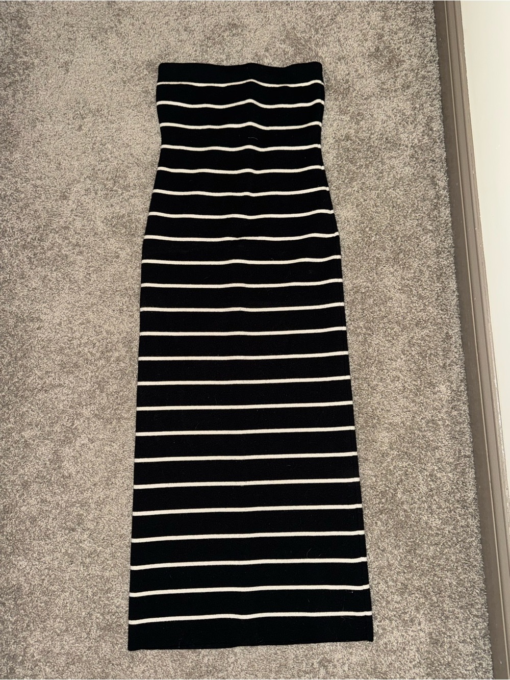 Abercrombie Strapless Black & Cream Stripe Bodycon Maxi Dress - Picture 2 of 3